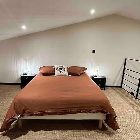 L' Atelier De Lulu, Pour 6 Personnes Σπίτι διακοπών Bort-l'Etang