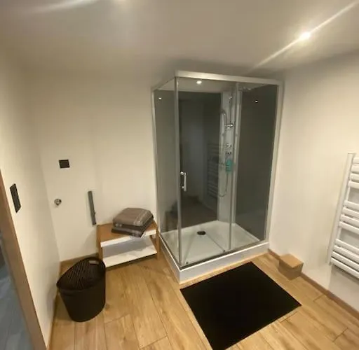 L' Atelier De Lulu, Pour 6 Personnes * Bort-l'Etang